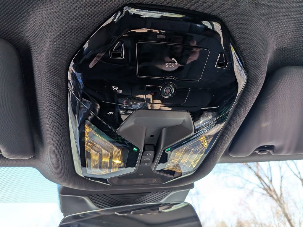 Used 2026 BMW 550e xDrive w/ Executive Package image 15