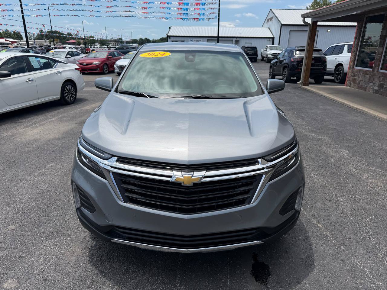 Used 2024 Chevrolet Equinox LT w/ LPO, Floor Liner Package FWD image 11