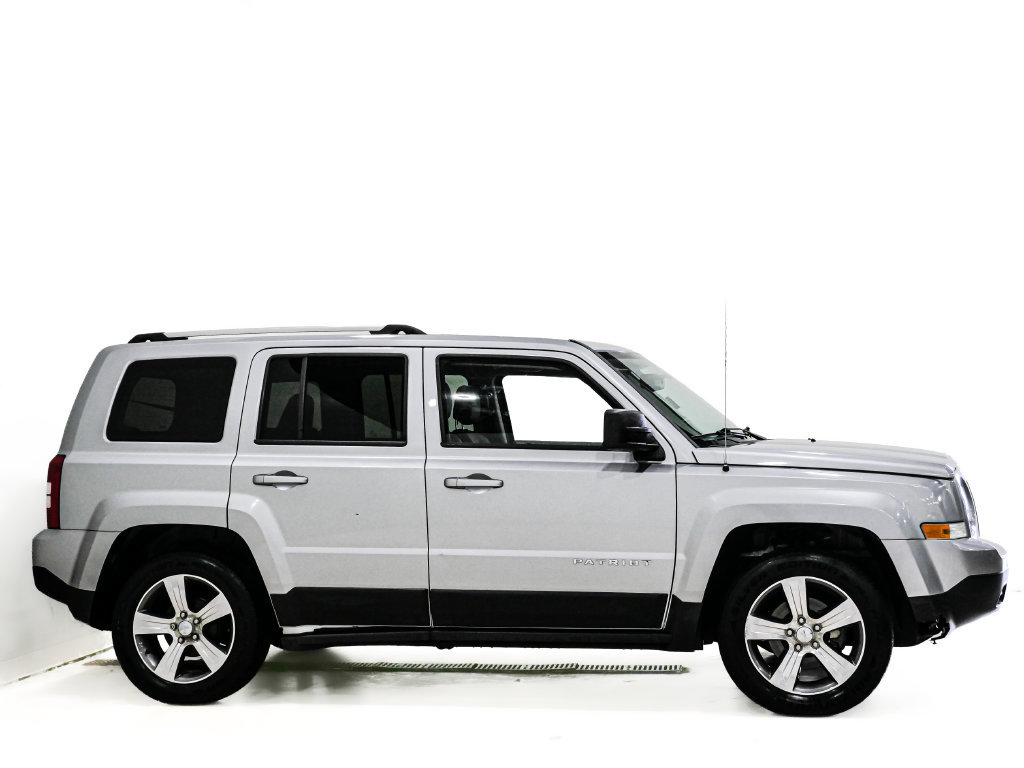Used 2017 Jeep Patriot High Altitude FWD image 5