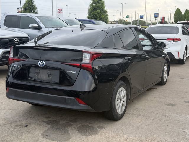 Used 2019 Toyota Prius LE image 5