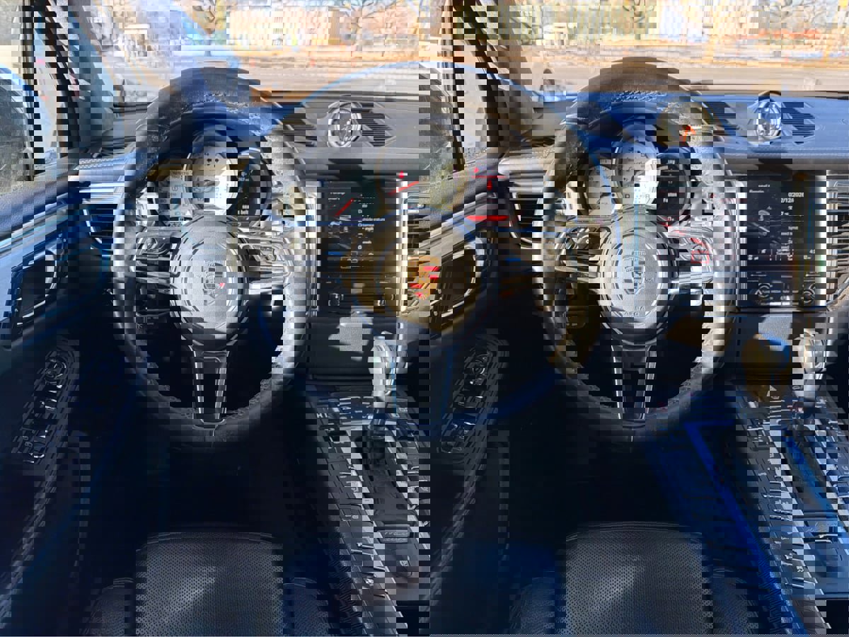 Used 2017 Porsche Macan Turbo image 15