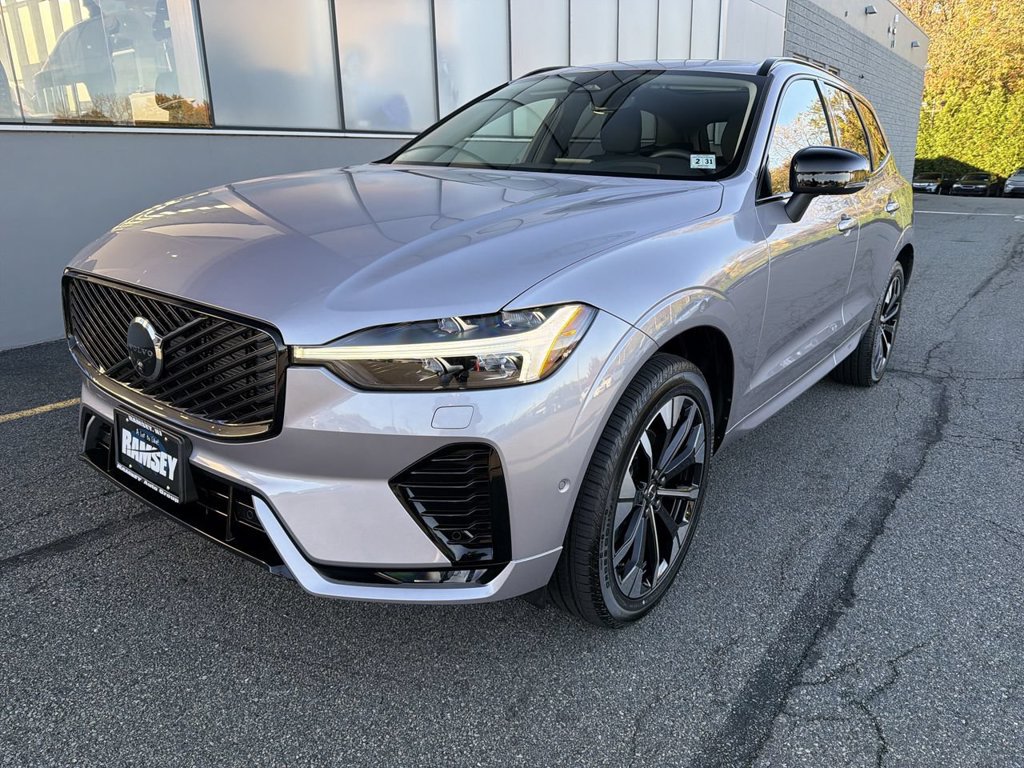 New 2026 Volvo XC60 B5 Plus w/ Climate Package AWD/4WD image 4