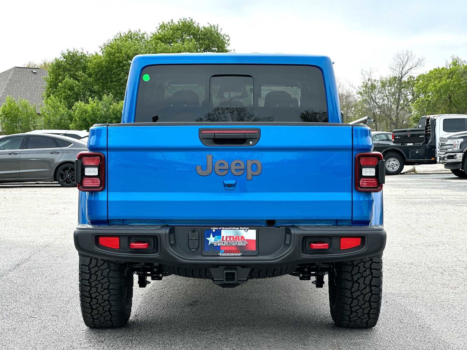 New 2026 Jeep Gladiator Rubicon w/ Steel Power Dome Hood Package AWD/4WD image 14