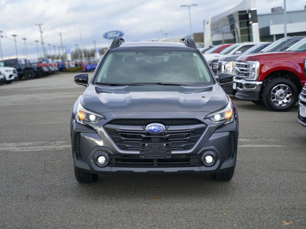 Used 2025 Subaru Outback Premium w/ Popular Package #1A image 2