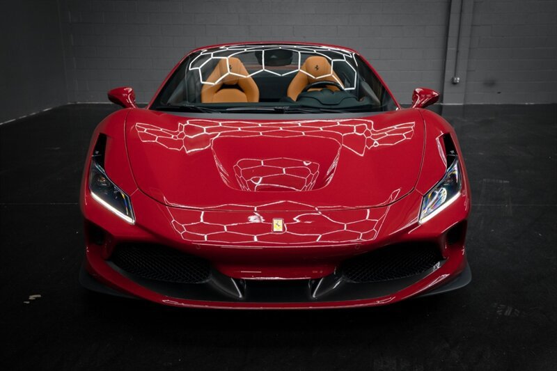 Used 2021 Ferrari F8 Tributo RWD image 2