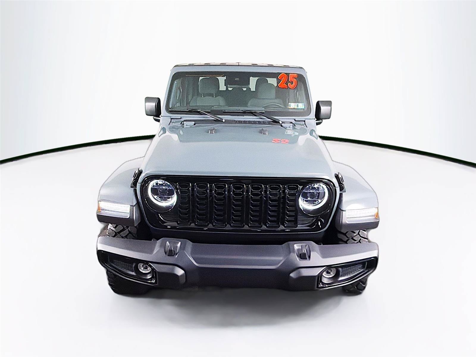 Used 2025 Jeep Gladiator Sport AWD/4WD image 13