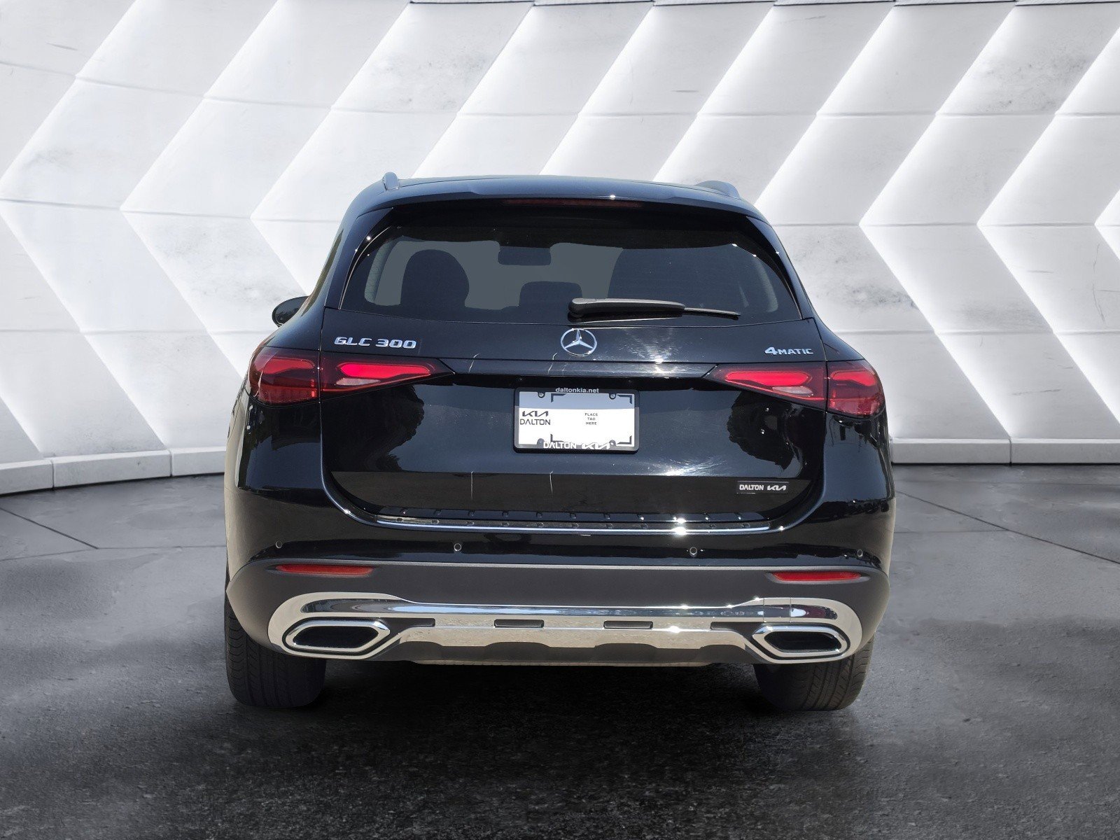 Used 2023 Mercedes-Benz GLC 300 4MATIC image 4