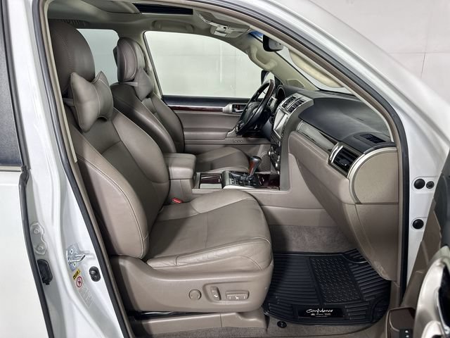 Used 2018 Lexus GX 460 Premium w/ Premium Package AWD/4WD image 29