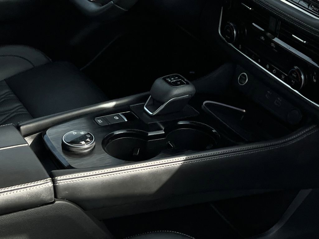 Used 2021 Nissan Rogue Platinum image 13