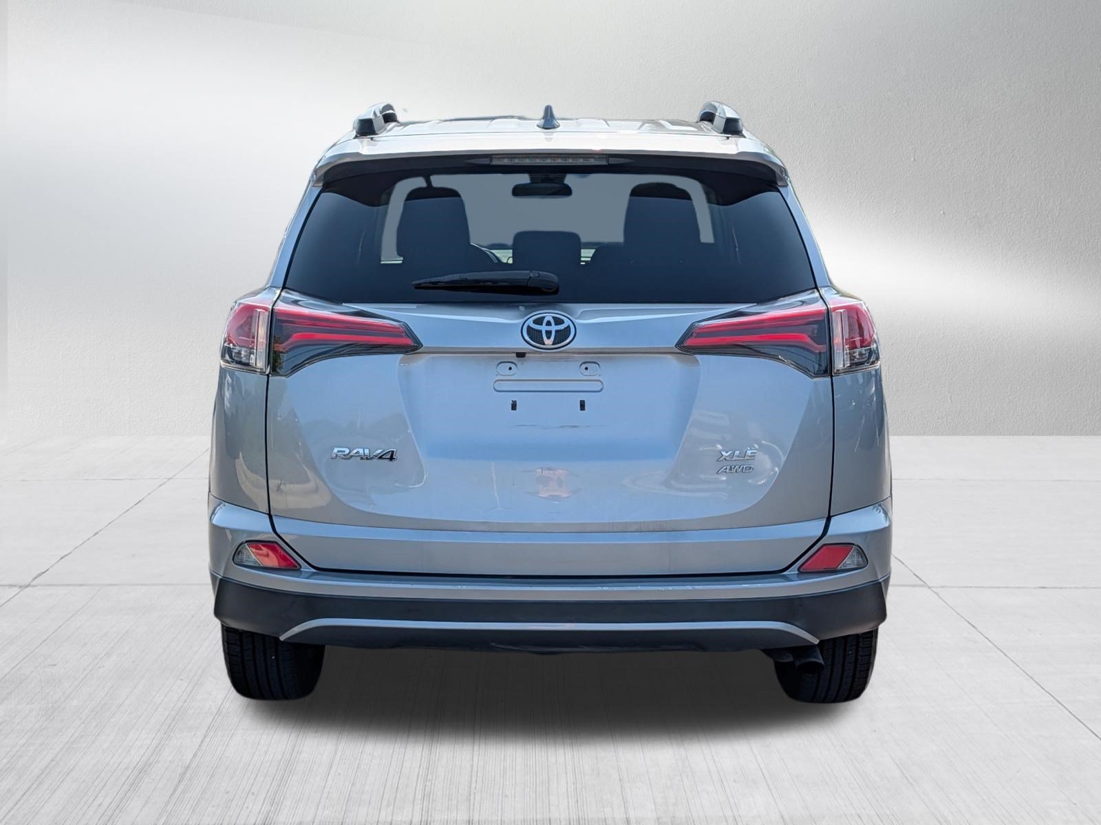 Used 2018 Toyota RAV4 XLE w/ Plus Extra Value Package AWD/4WD image 6