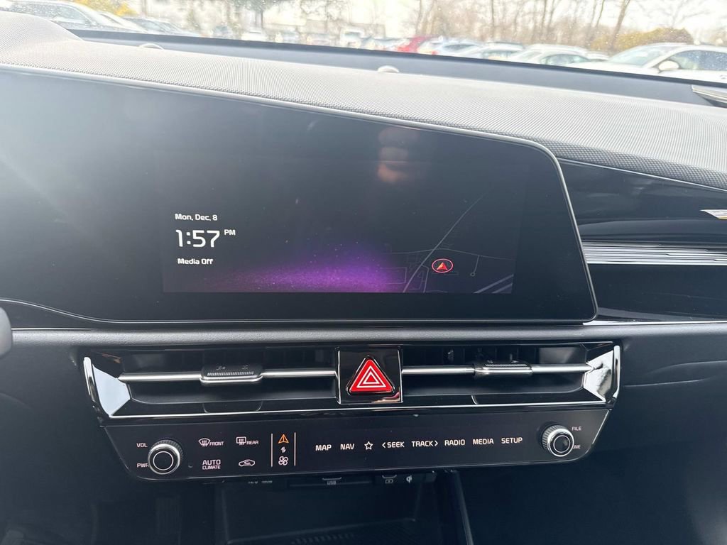 New 2025 Kia Niro Wind w/ Wind Preserve Package image 9