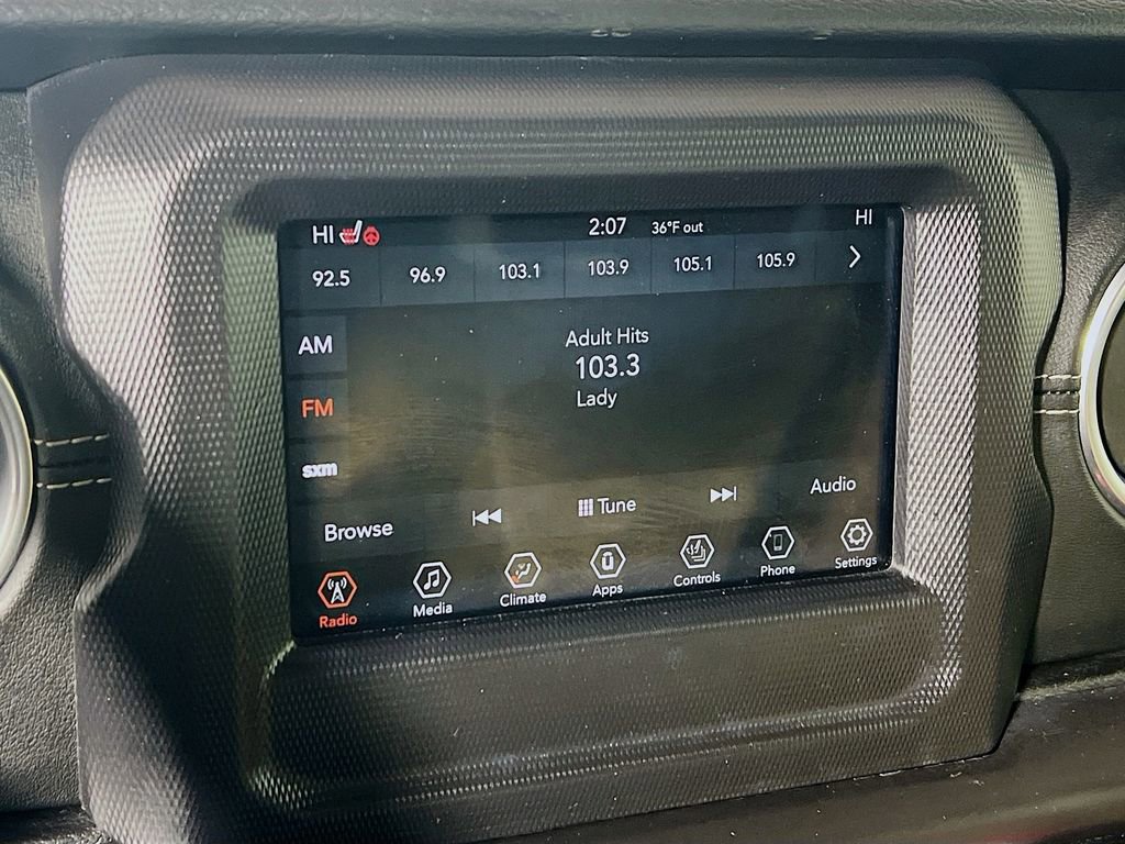 Used 2018 Jeep Wrangler Unlimited Sahara w/ Cold Weather Group image 13