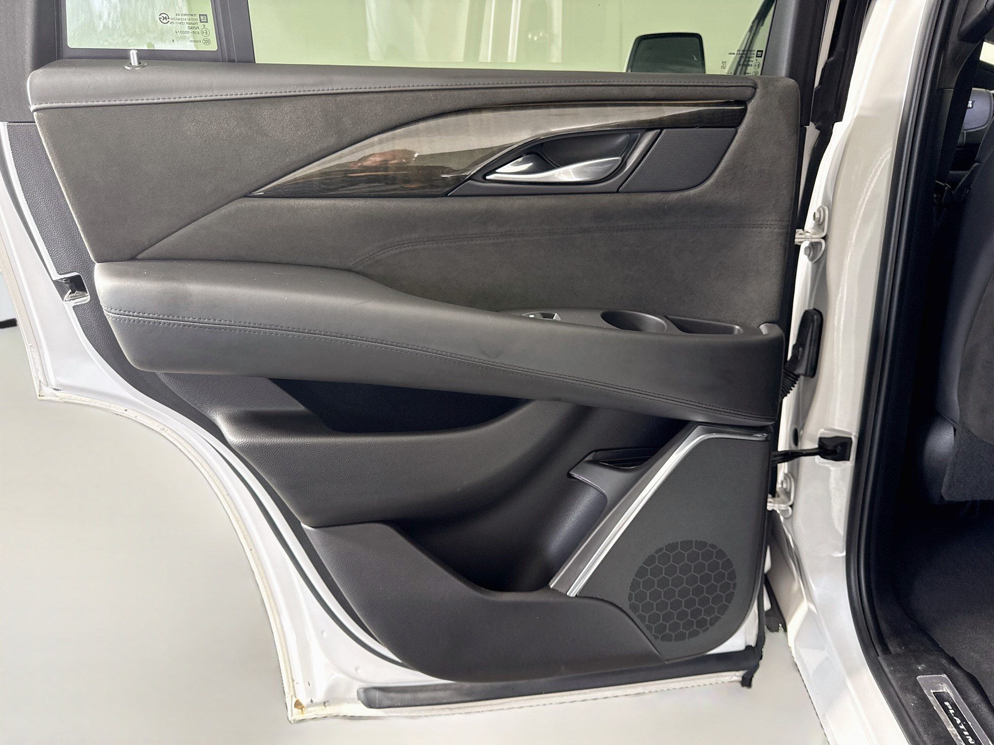 Used 2019 Cadillac Escalade Platinum AWD/4WD image 26