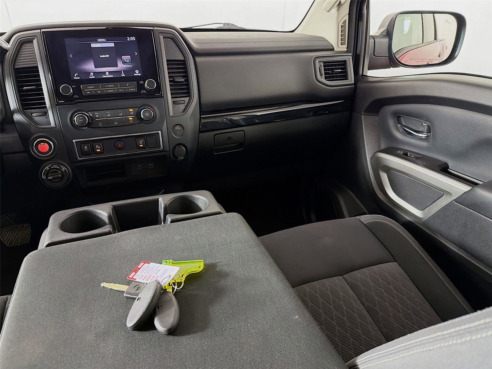 Used 2024 Nissan Titan SV AWD/4WD image 22