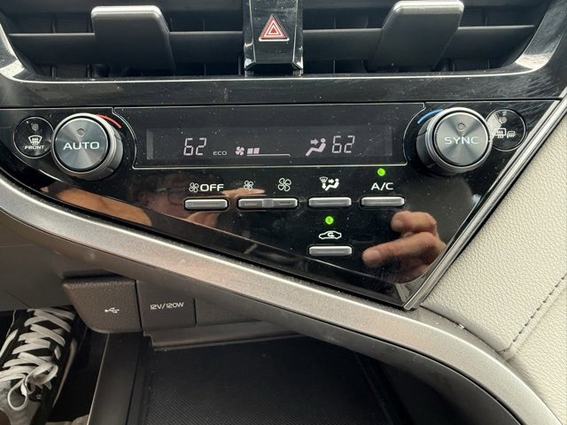 Used 2024 Toyota Camry SE image 23