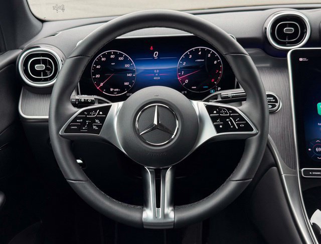 Used 2026 Mercedes-Benz GLC 300 4MATIC image 13