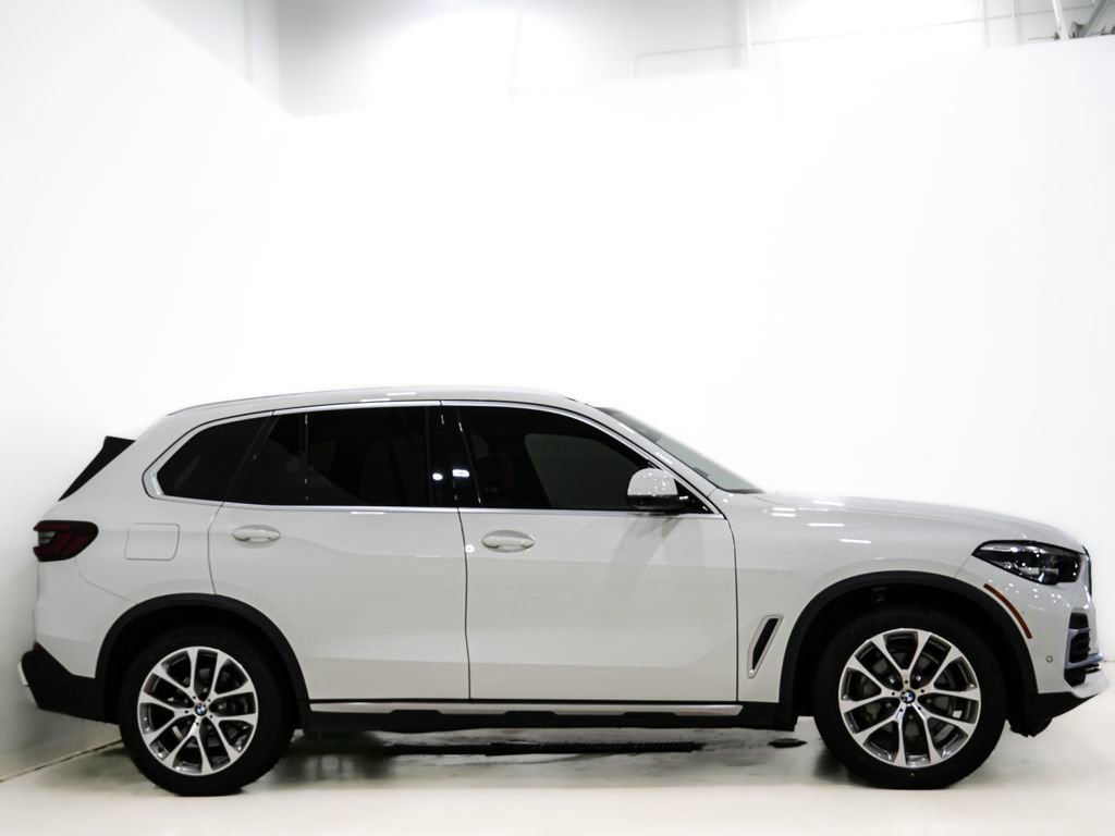 Used 2022 BMW X5 xDrive40i w/ Luxury Seating Package AWD/4WD image 5