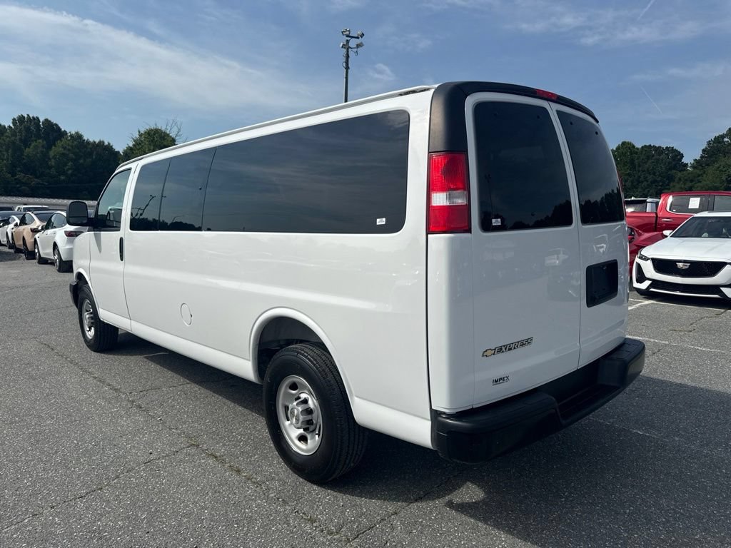 Used 2025 Chevrolet Express 3500 LS RWD image 2