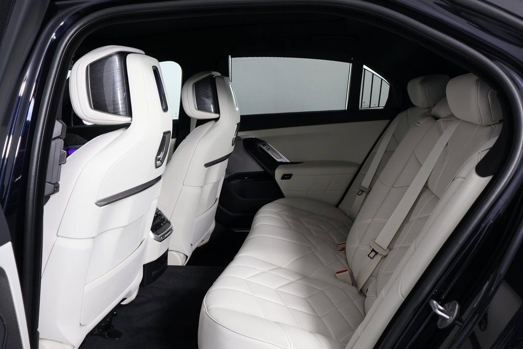 New 2026 BMW 740i w/ Premium Package image 6