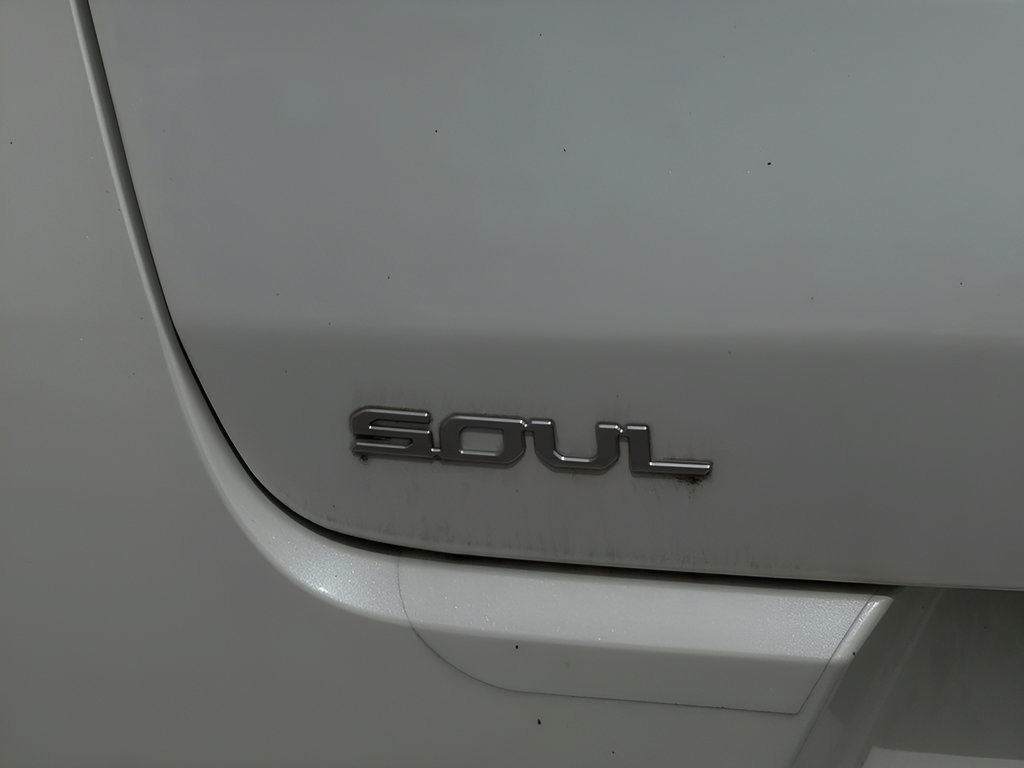 Used 2023 Kia Soul S FWD image 9