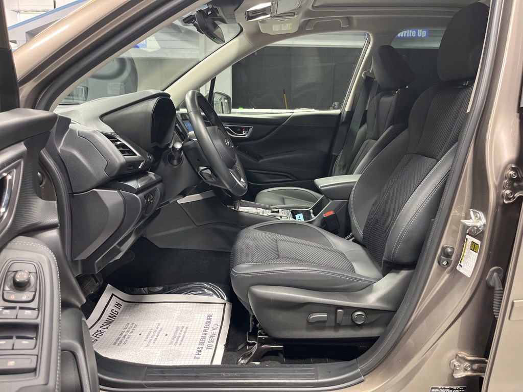 Certified 2023 Subaru Forester Premium image 15
