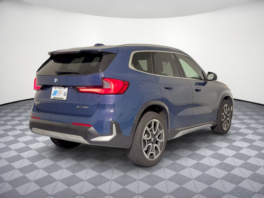Used 2026 BMW X1 xDrive28i AWD/4WD image 9