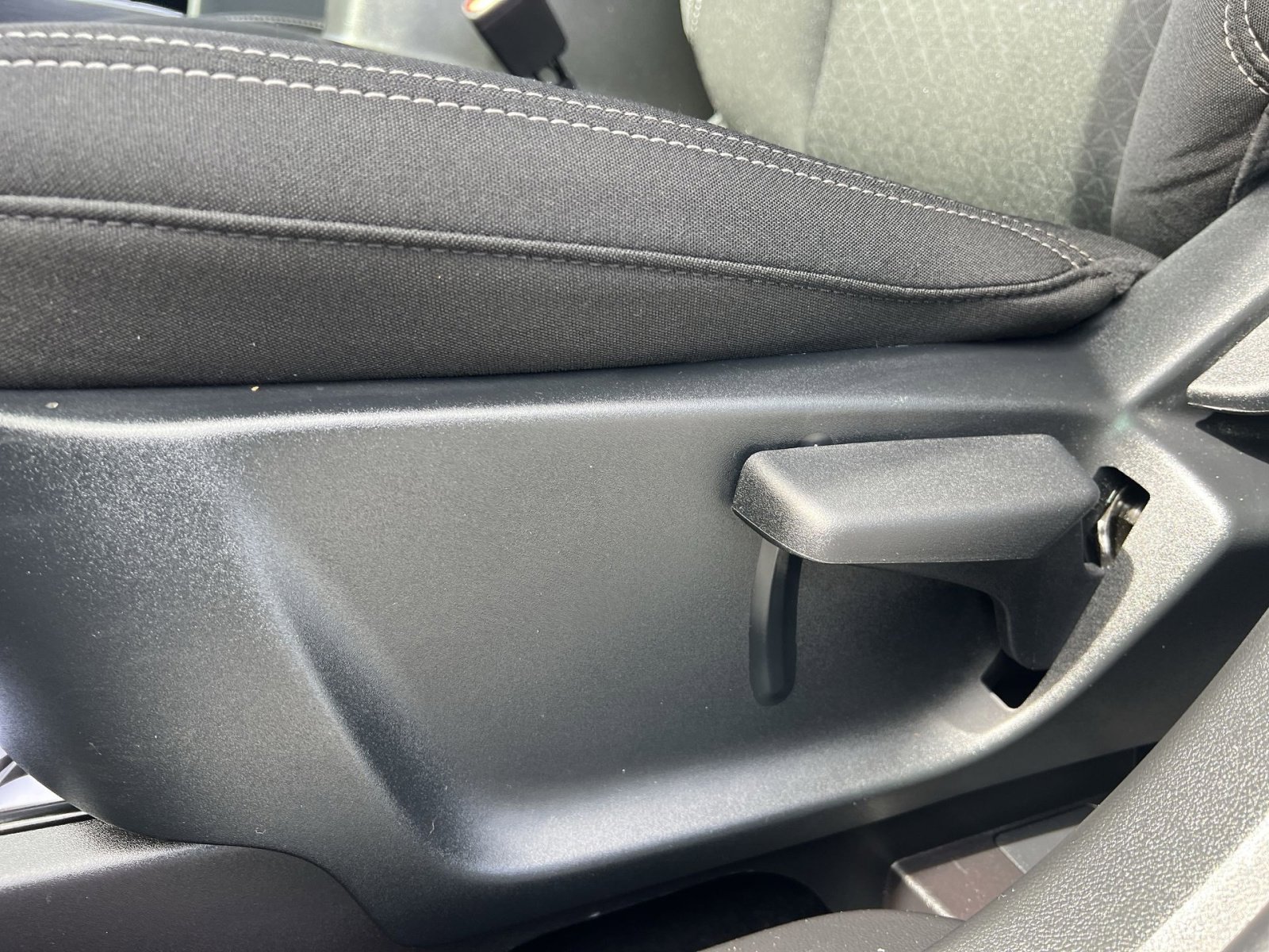 Used 2025 Ford Escape Active image 14