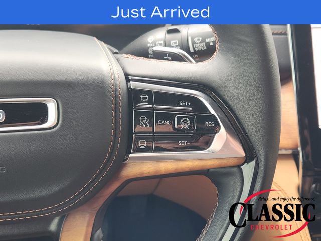 Used 2024 Jeep Grand Cherokee Summit AWD/4WD image 37