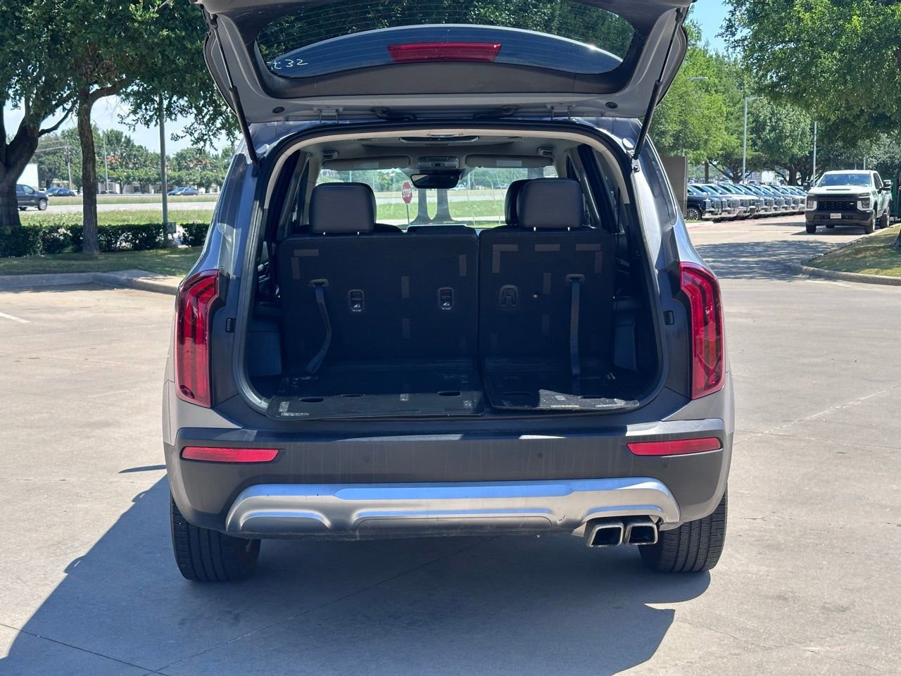 Used 2022 Kia Telluride S FWD image 16