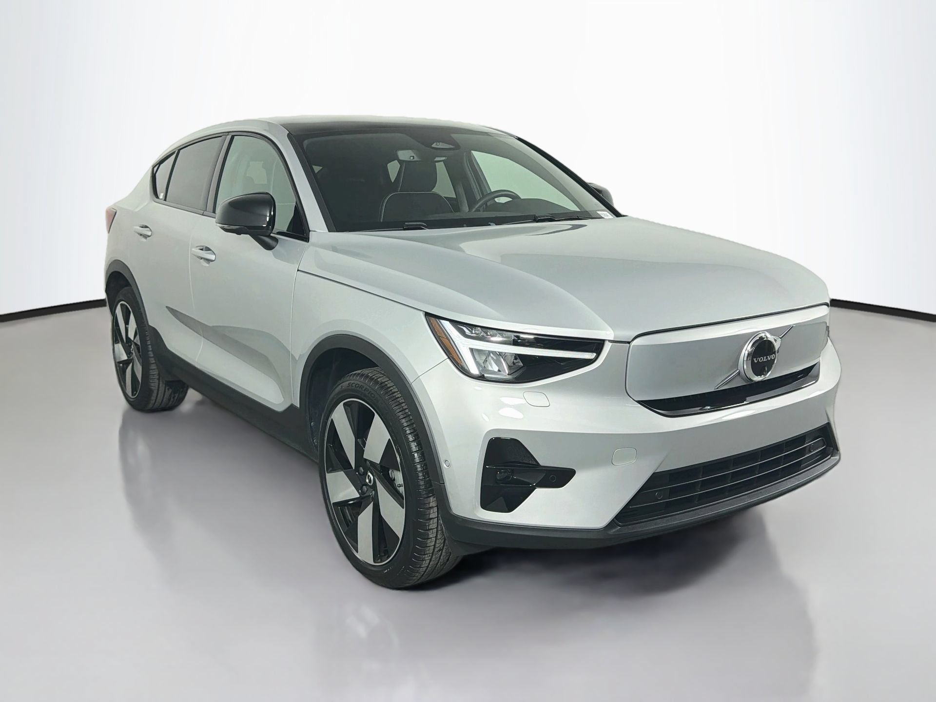 Used 2023 Volvo C40 P8 Recharge Ultimate AWD/4WD image 3