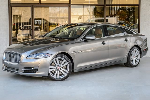 Used 2017 Jaguar XJ L Portfolio image 2
