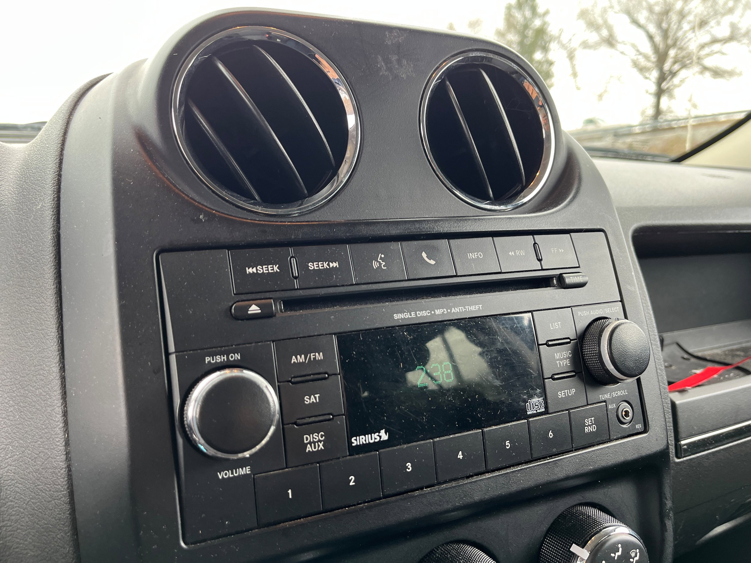 Used 2017 Jeep Patriot Latitude image 14