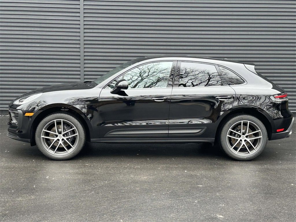 New 2026 Porsche Macan image 2