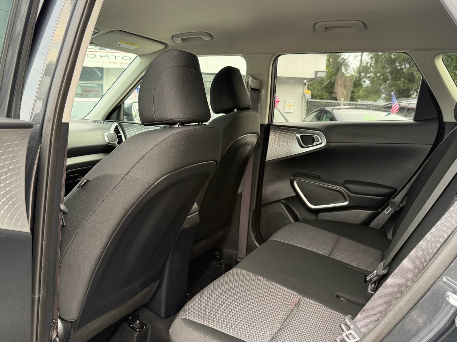 Used 2025 Kia Soul LX w/ LX Technology Package FWD image 13