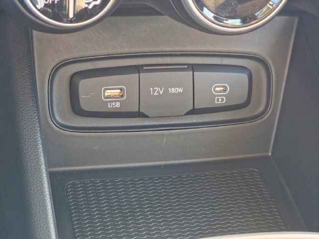 Certified 2024 Hyundai Venue SEL FWD image 15