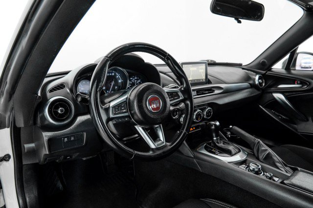 Used 2017 FIAT 124 Spider Classica RWD image 12
