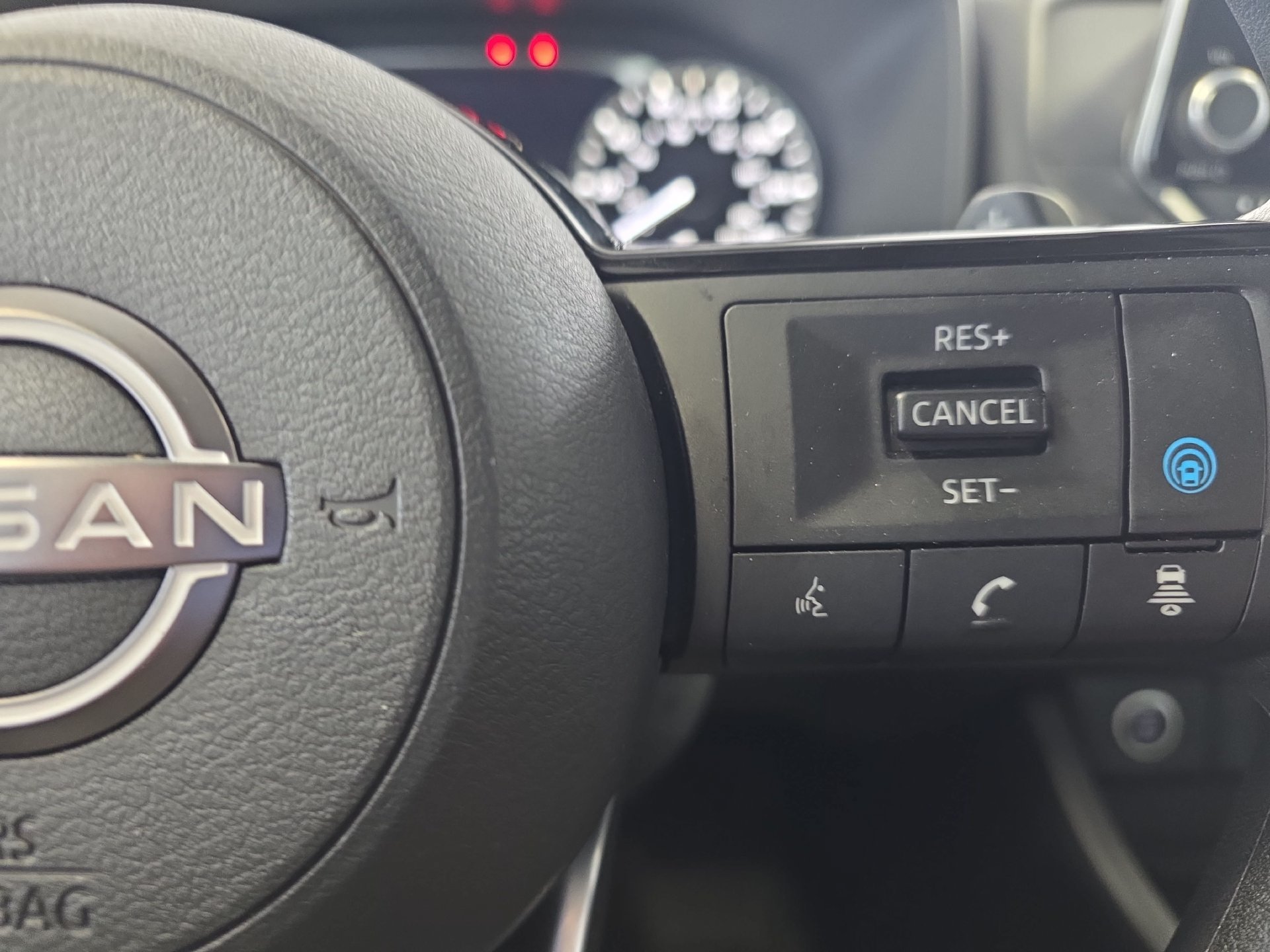 Used 2023 Nissan Rogue SV FWD image 17