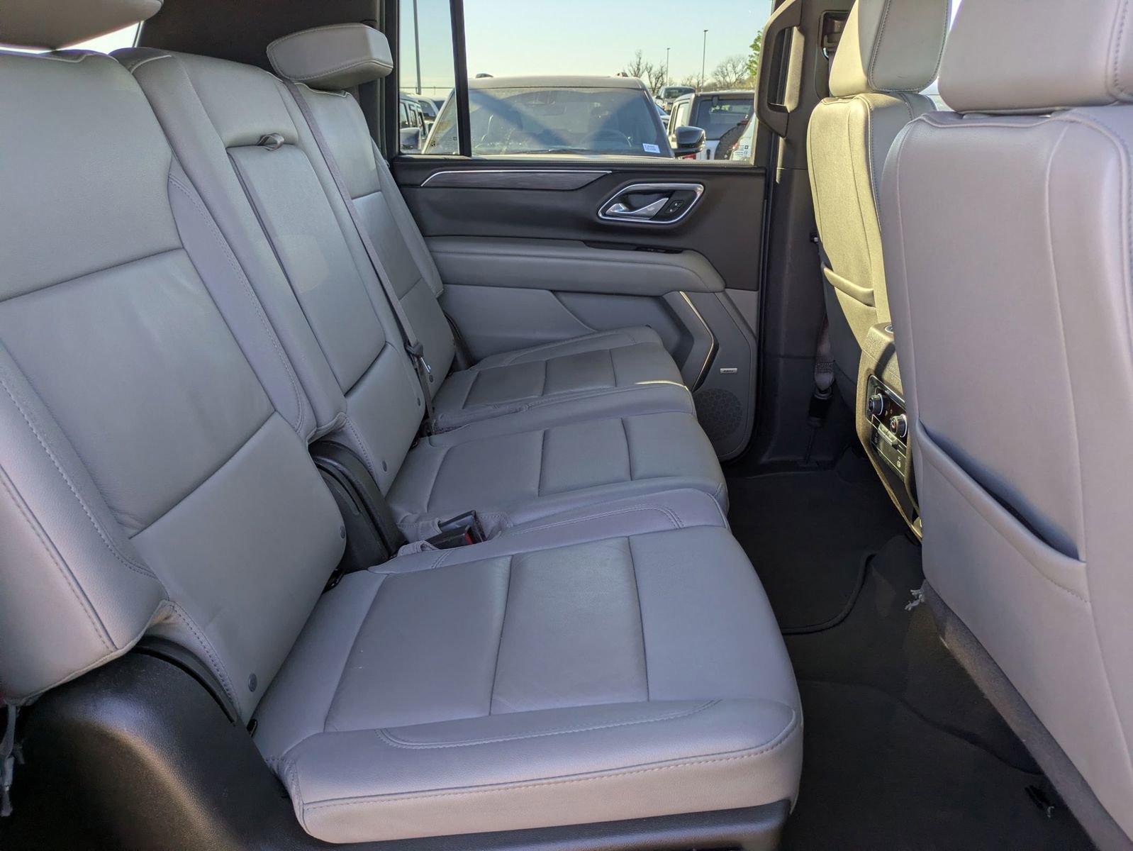 Used 2023 Chevrolet Suburban LT image 24