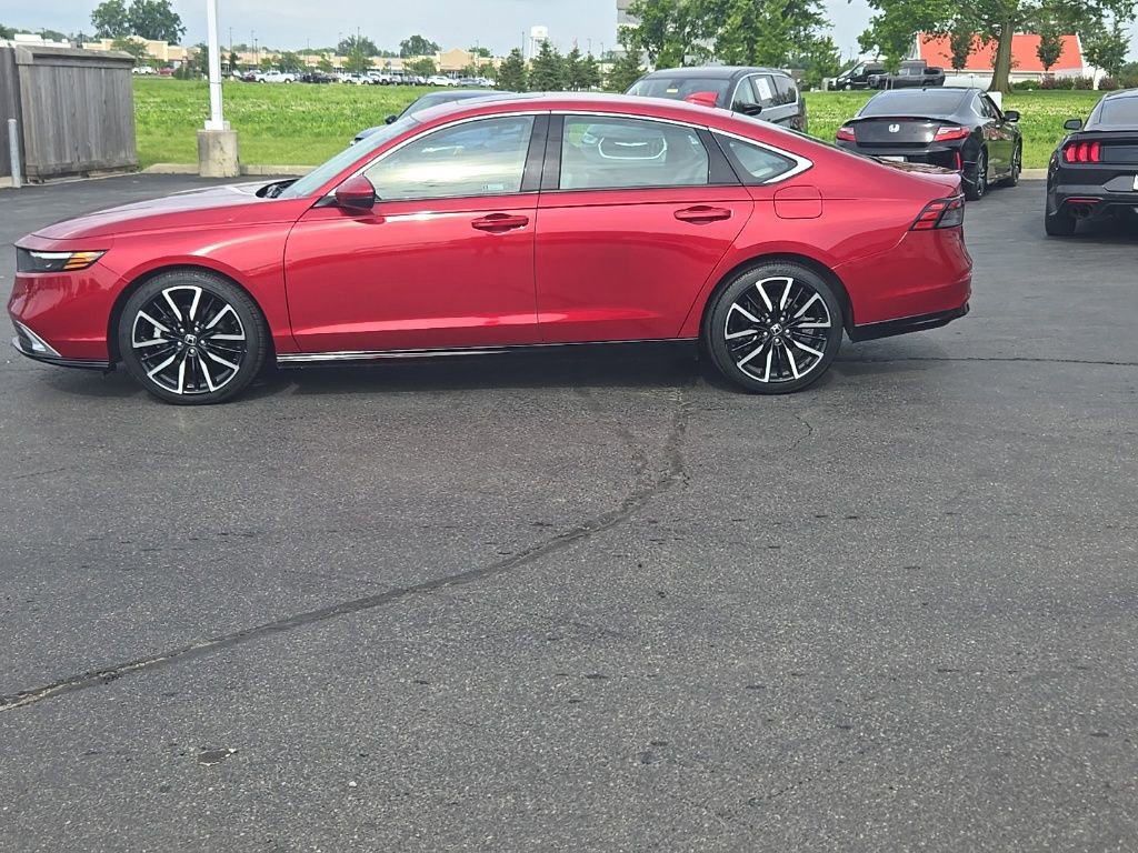 Used 2024 Honda Accord Touring image 4