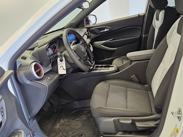 New 2026 Chevrolet Trax RS w/ Sunroof Package image 9