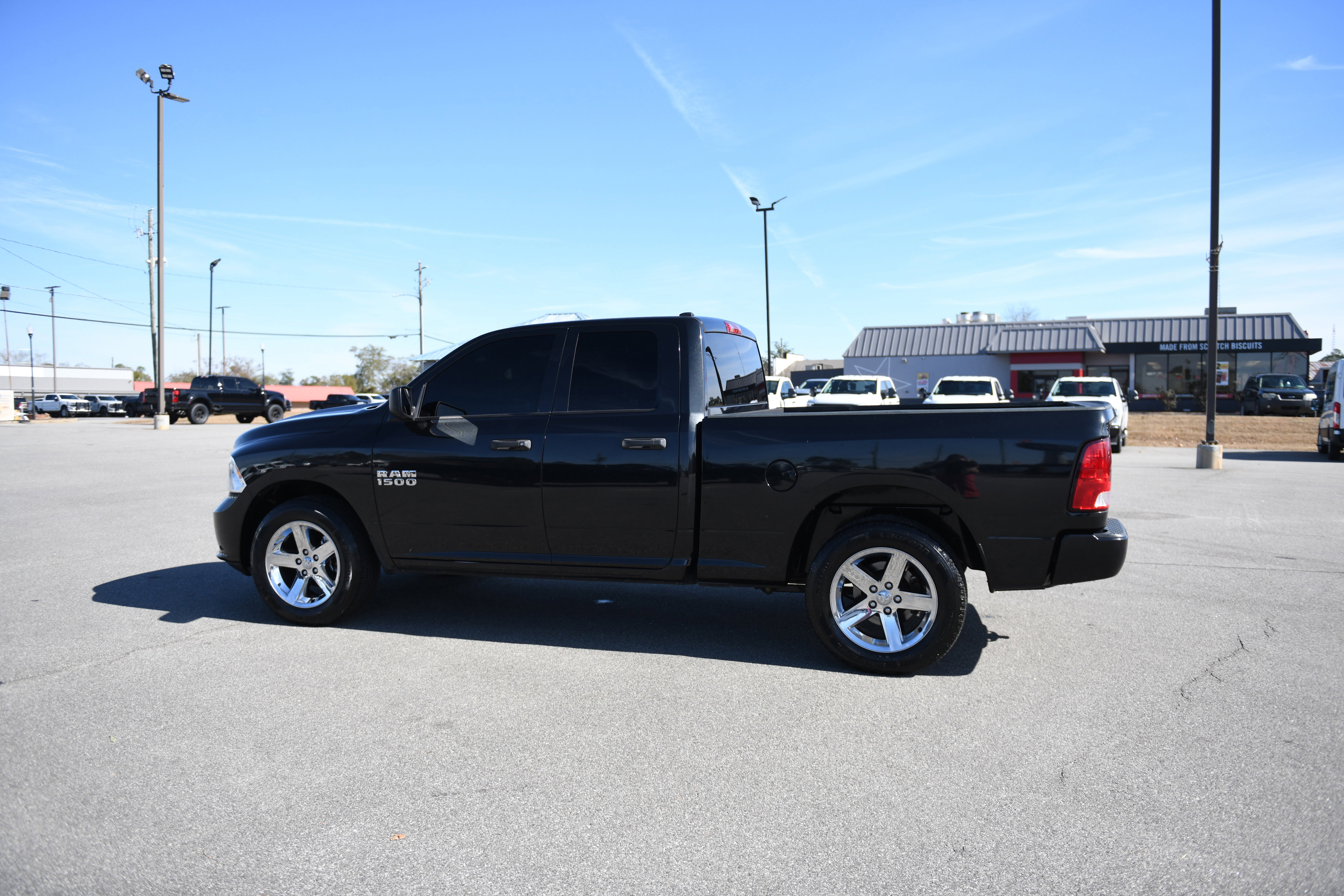 Used 2018 RAM 1500 Express image 10