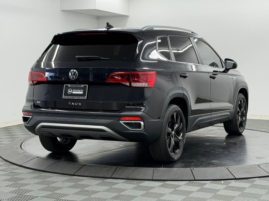 Used 2022 Volkswagen Taos SE w/ Panoramic Sunroof Package image 8