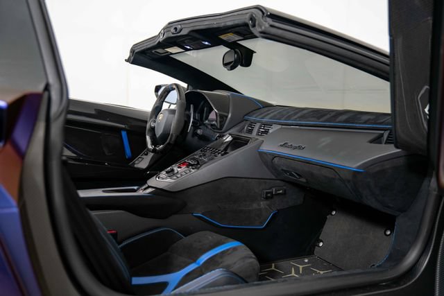Used 2021 Lamborghini Aventador SVJ AWD/4WD image 24