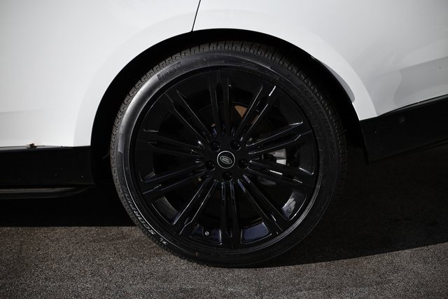 New 2025 Land Rover Range Rover SE image 8