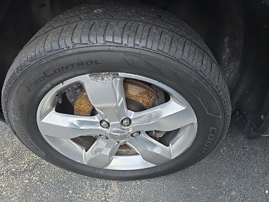 Used 2012 Jeep Grand Cherokee Limited image 11