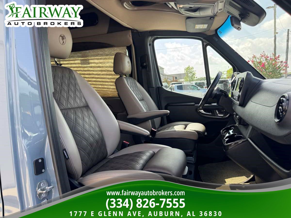 Used 2022 Mercedes-Benz Sprinter 2500 image 11
