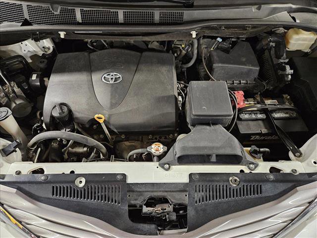 Used 2017 Toyota Sienna XLE w/ XLE Navigation Package image 23