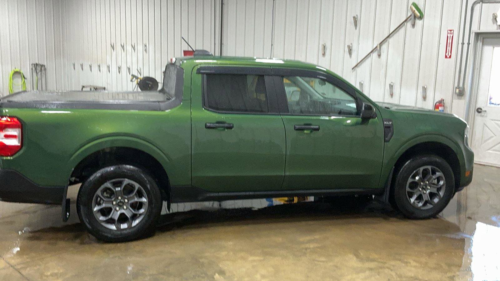 Certified 2025 Ford Maverick XLT w/ XLT Luxury Package image 4