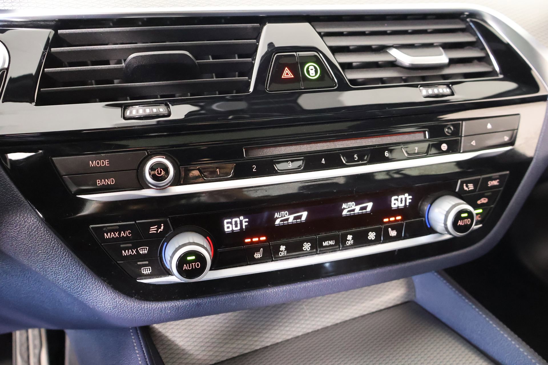 Used 2019 BMW M550i xDrive image 8