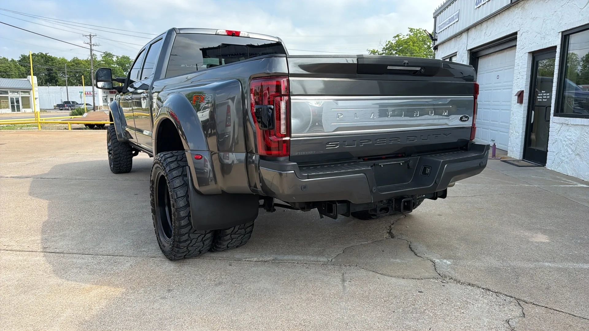 Used 2019 Ford F450 Platinum w/ Platinum Ultimate Package AWD/4WD image 2